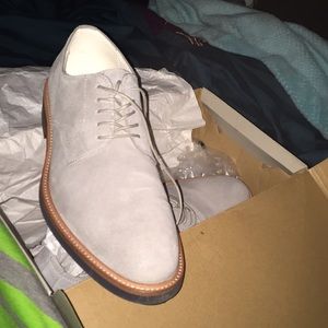 Kenneth Cole size 12M new never worn